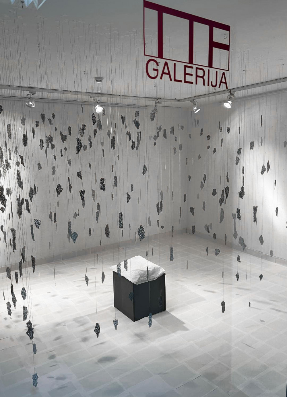Izložba Komadići vremena u TTF Galeriji